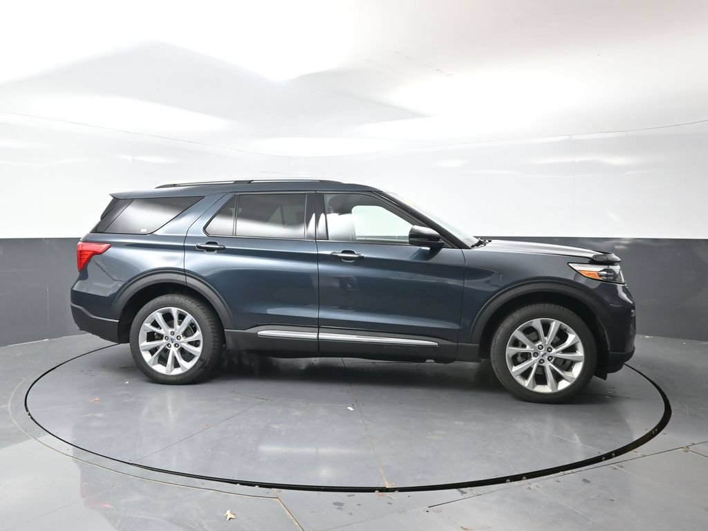 Used 2022 Ford Explorer Platinum w/ Equipment Group 601A AWD/4WD image 4