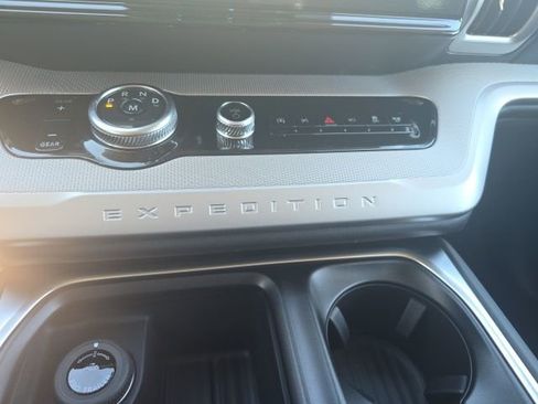 New 2026 Ford Expedition Active image 18