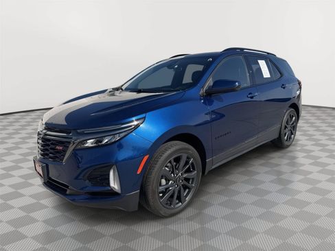 Used 2023 Chevrolet Equinox RS AWD/4WD image 3