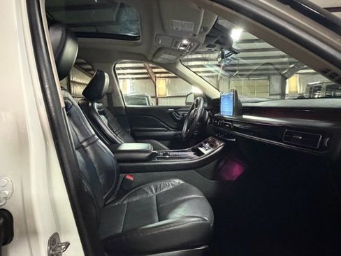 Used 2023 Lincoln Aviator Reserve w/ Equipment Group 201A image 11