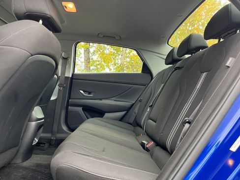 Used 2025 Hyundai Elantra SEL image 23