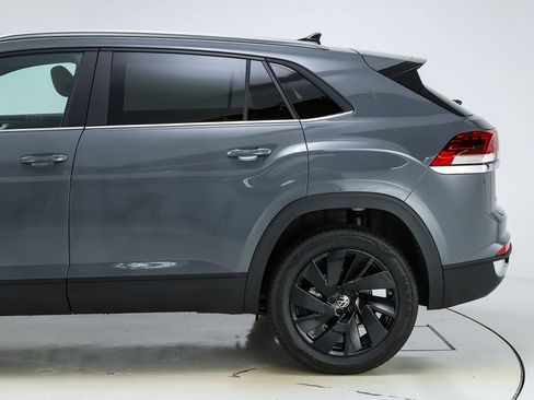 New 2026 Volkswagen Atlas Cross Sport SE image 43