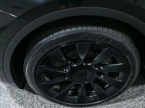 Used 2023 Tesla Model Y Long Range AWD/4WD image 11