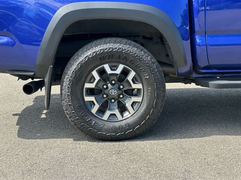 Used 2023 Toyota Tacoma TRD Off-Road w/ Technology Package AWD/4WD image 24