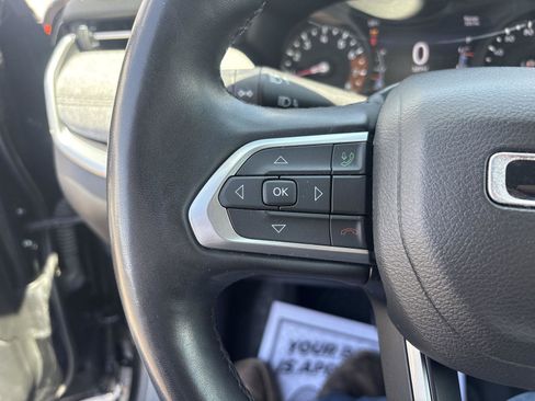 Used 2022 Jeep Compass Latitude w/ Sun and Sound Group AWD/4WD image 19