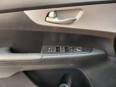 Used 2024 Kia Forte LXS w/ LXS Technology Package FWD image 23