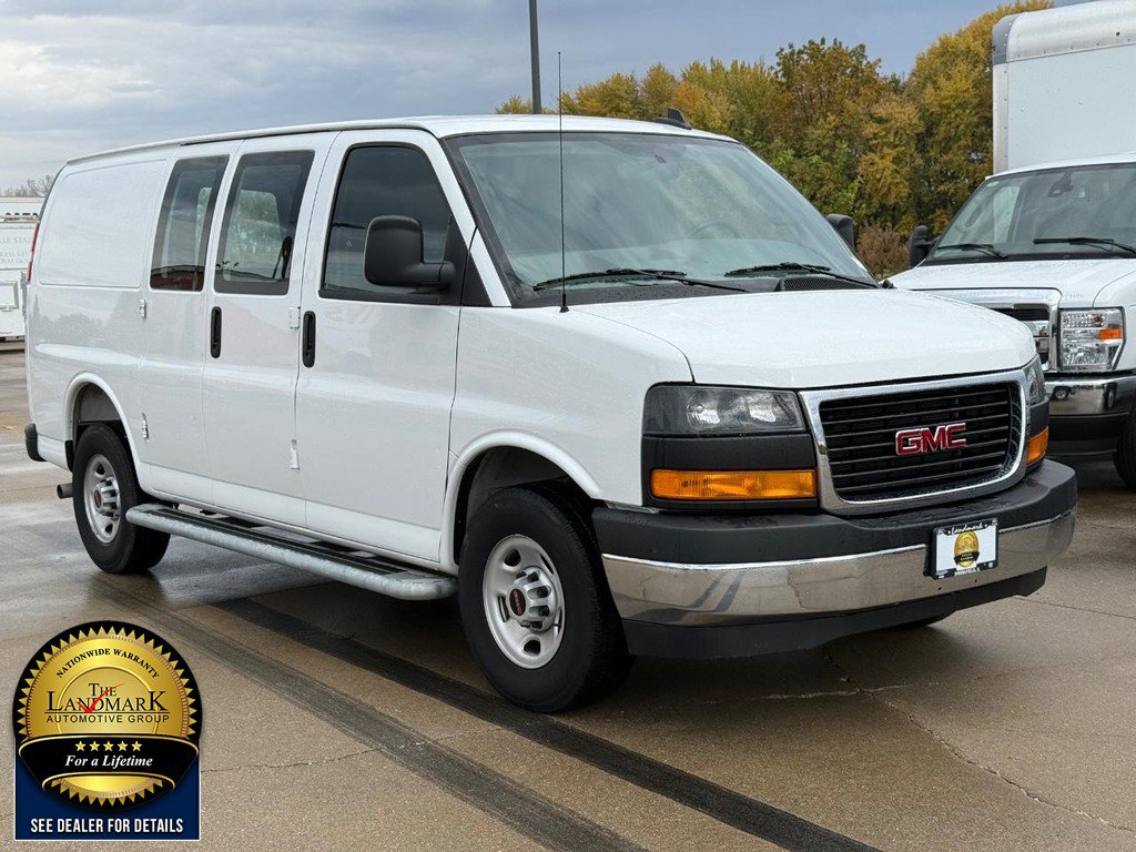 Used 2025 GMC Savana 2500 w/ Driver Convenience Package RWD image 3