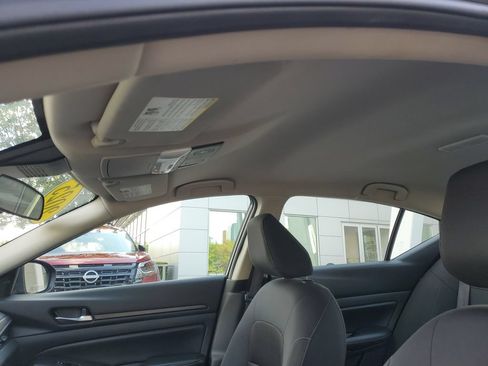 Certified 2025 Nissan Altima 2.5 SV FWD image 19