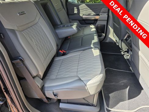 Used 2025 Ford F350 Platinum w/ Platinum Plus Package image 34