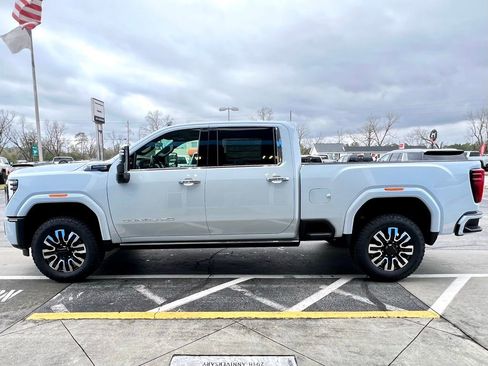 New 2026 GMC Sierra 2500 Denali Ultimate image 5