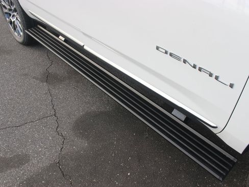 New 2026 GMC Yukon XL Denali image 11