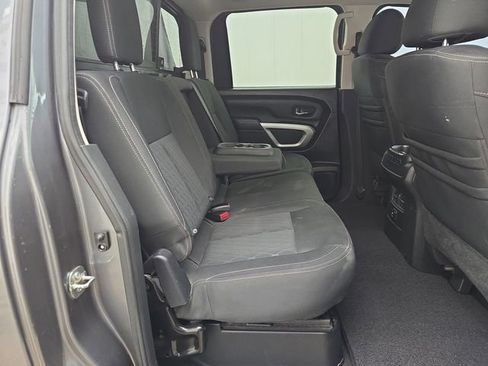 Used 2017 Nissan Titan SV image 34