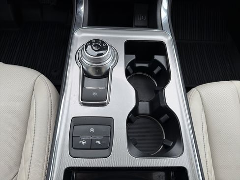 Used 2024 Ford Edge Titanium w/ Titanium Elite Package image 21