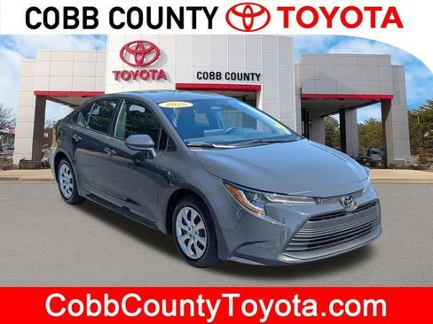 Used 2025 Toyota Corolla LE FWD image 1