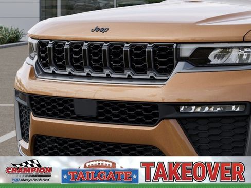 New 2026 Jeep Grand Cherokee Limited w/ Limited Altitude Package AWD/4WD image 11
