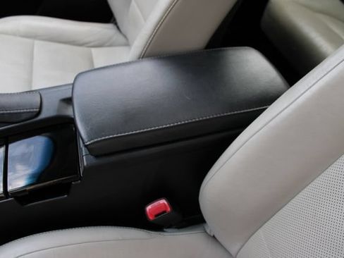 Used 2014 Lexus ES 350 w/ Luxury Package FWD image 25