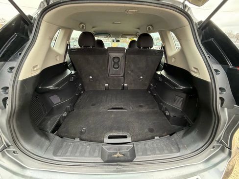 Used 2018 Nissan Rogue S image 9