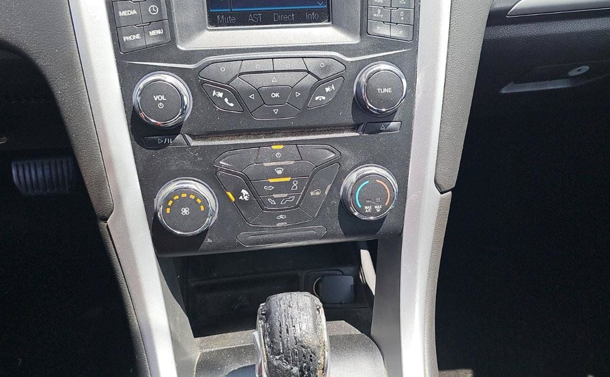 Used 2013 Ford Fusion SE FWD image 11