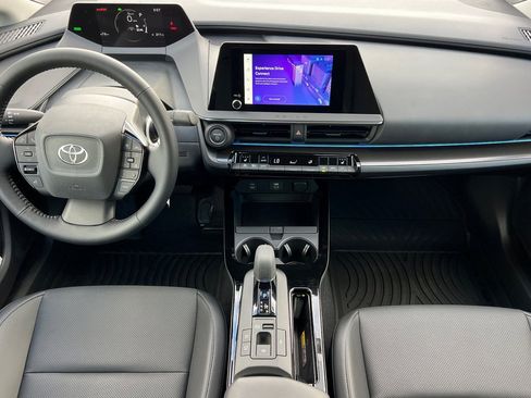 New 2026 Toyota Prius FWD image 15