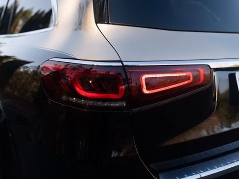 Used 2021 Mercedes-Benz Maybach GLS 600 4MATIC image 14