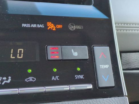 Certified 2021 Toyota Avalon XLE w/ Moonroof Package image 22