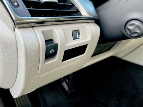 Used 2018 Cadillac CTS Luxury image 16