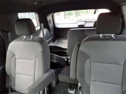 Used 2023 Chevrolet Traverse LT FWD image 21