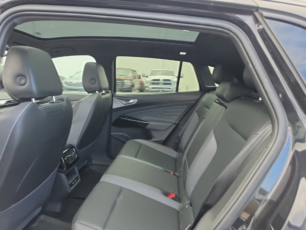 Used 2023 Volkswagen ID.4 Pro S AWD/4WD image 15