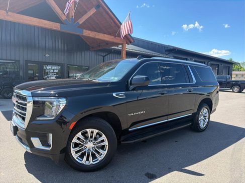 Used 2022 GMC Yukon XL SLT AWD/4WD image 1
