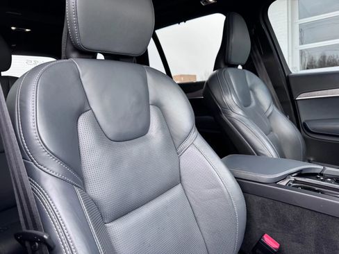 Used 2022 Volvo XC90 T6 Inscription w/ Lounge Package image 15