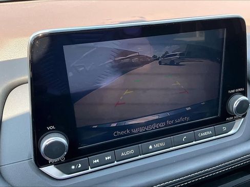 Used 2023 Nissan Rogue SV FWD image 22