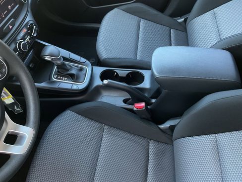 Used 2025 Kia Soul LX w/ LX Technology Package image 37