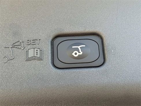 New 2025 Lincoln Nautilus Reserve w/ Jet Appearance Package image 13