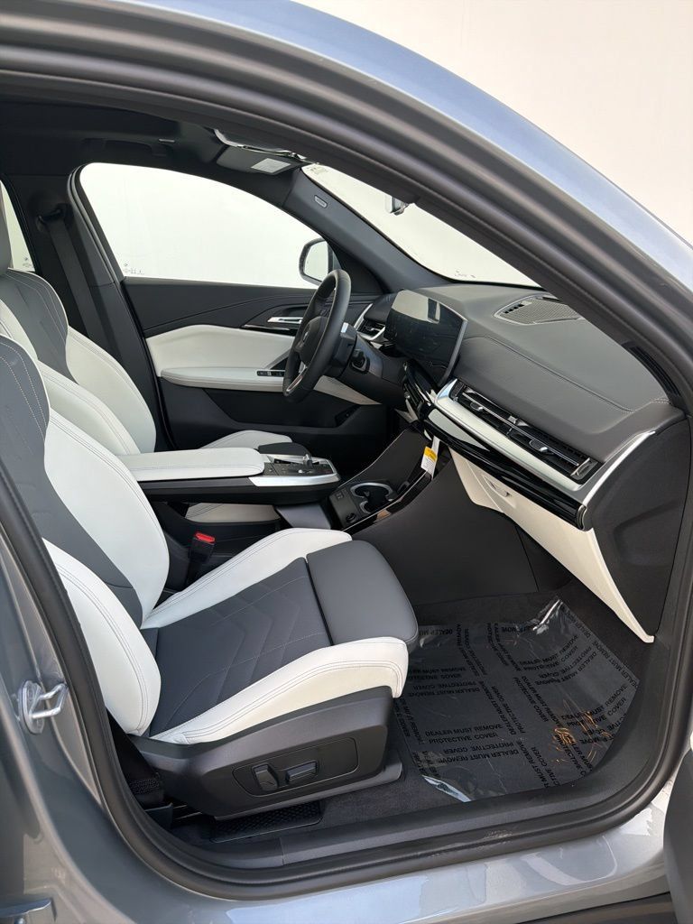 New 2026 BMW X2 xDrive28i w/ Convenience Package AWD/4WD image 17
