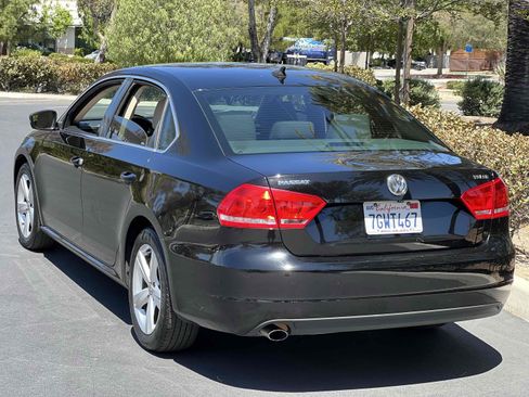 Used 2014 Volkswagen Passat 1.8T SE FWD image 2