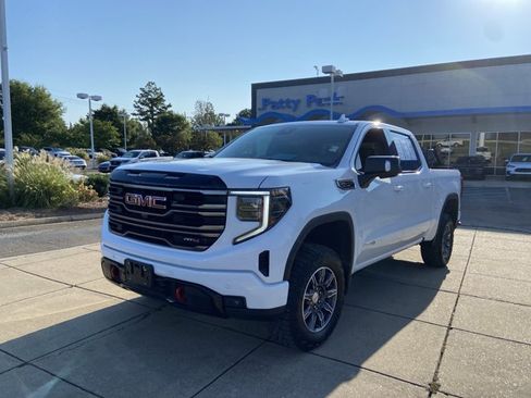Used 2025 GMC Sierra 1500 AT4 AWD/4WD image 4