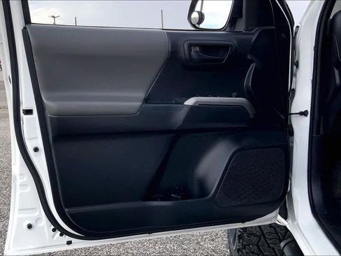 Used 2020 Toyota Tacoma SR5 image 21