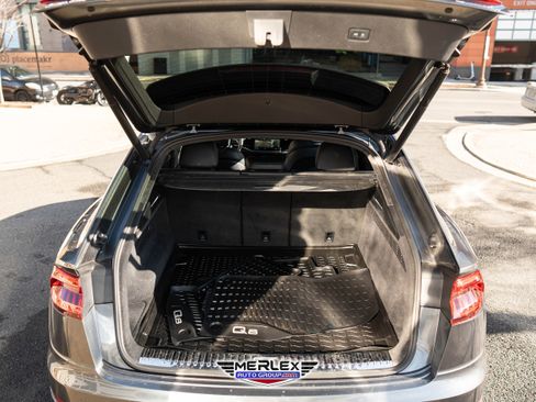 Used 2020 Audi Q8 Prestige w/ Prestige Package image 50