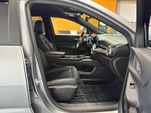 Used 2025 Chevrolet Equinox LT w/ Convenience Package II AWD/4WD image 19