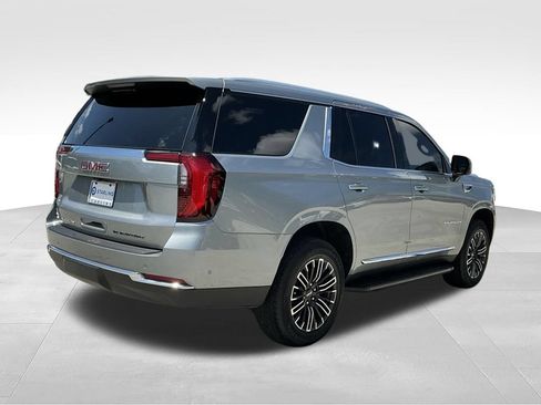 Used 2025 GMC Yukon Elevation AWD/4WD image 9