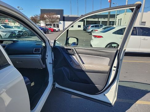 Used 2018 Subaru Forester 2.5i Premium image 9