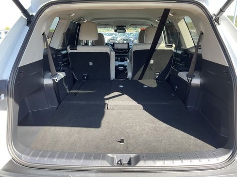 Certified 2025 Toyota Grand Highlander AWD image 8