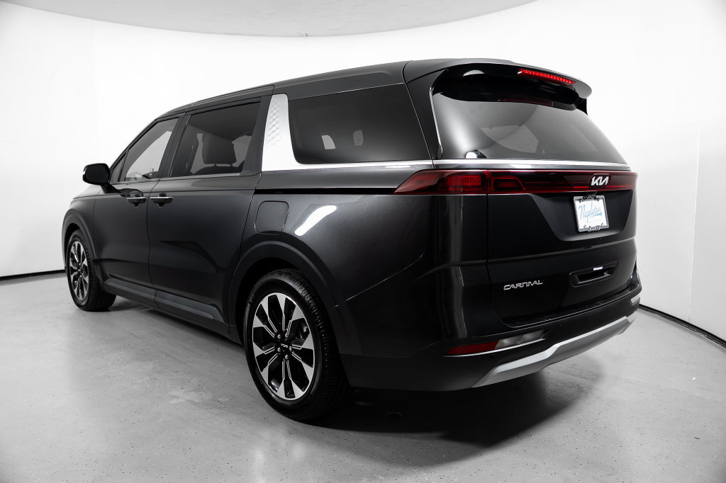 Used 2024 Kia Carnival EX FWD image 10