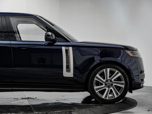 Used 2023 Land Rover Range Rover SV AWD/4WD image 22