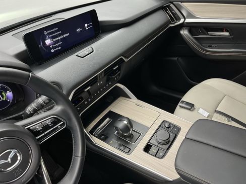 Certified 2024 MAZDA CX-90 Plug-In Hybrid w/ Preferred image 18