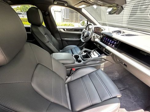Certified 2026 Porsche Cayenne Coupe AWD/4WD image 42