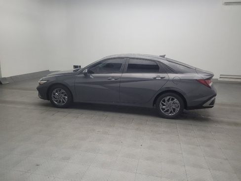 Used 2024 Hyundai Elantra SEL FWD image 3