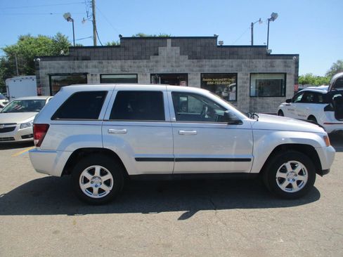 Used 2008 Jeep Grand Cherokee Laredo w/ Trailer Tow Group IV AWD/4WD image 2