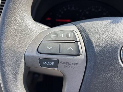Used 2009 Toyota Camry LE FWD image 24