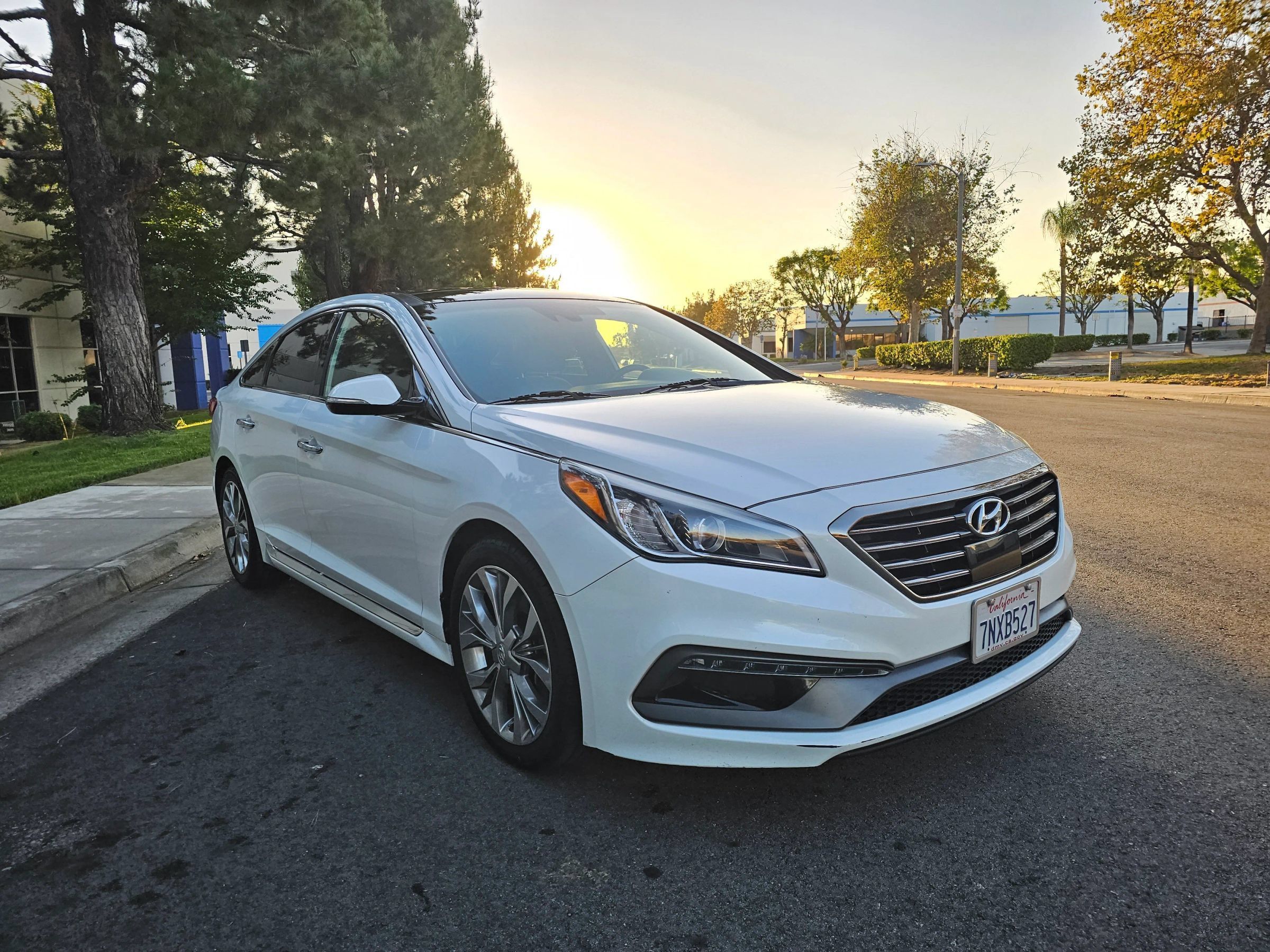 Used 2015 Hyundai Sonata Limited 2.0T FWD image 3